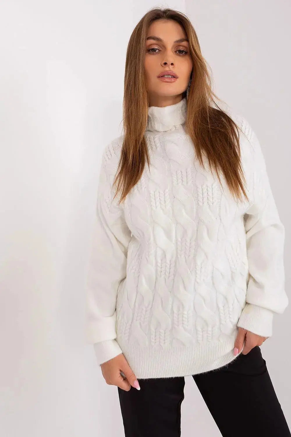 AT high-quality acrylic turtleneck sweater