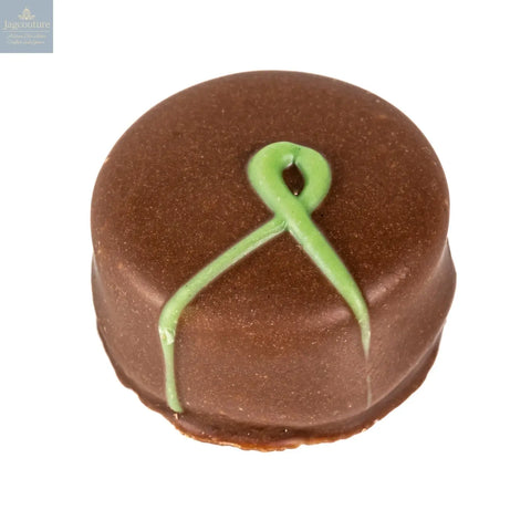 Apple crumble - apple crumble crème fraîche in milk chocolate 14g - Jag Couture Chocolates
