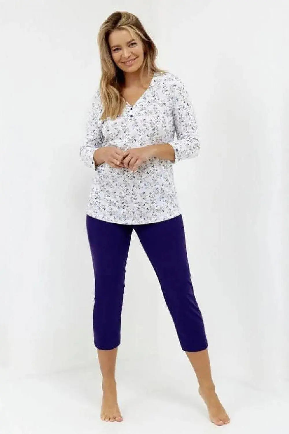 Cana womens v neckline with buttons pajama