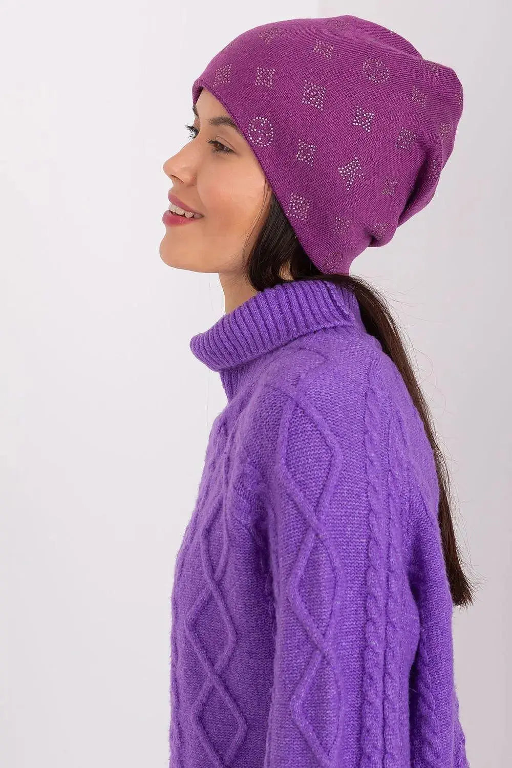 Women's Winter Beanie – Warm Cashmere Blend with Rhinestone Detail