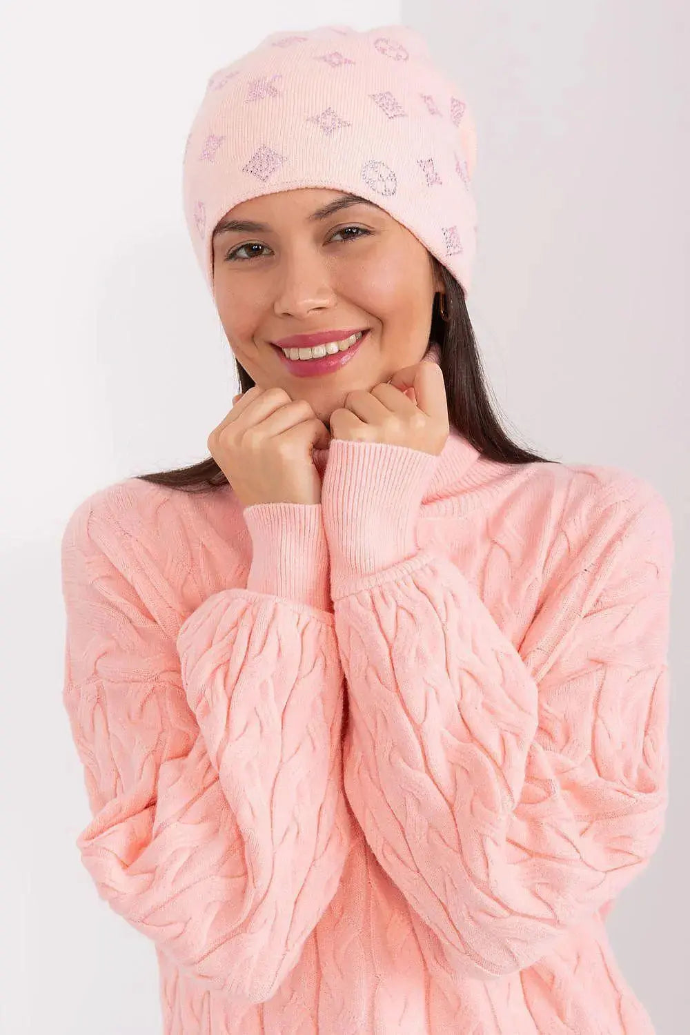 Women's Winter Beanie – Warm Cashmere Blend with Rhinestone Detail