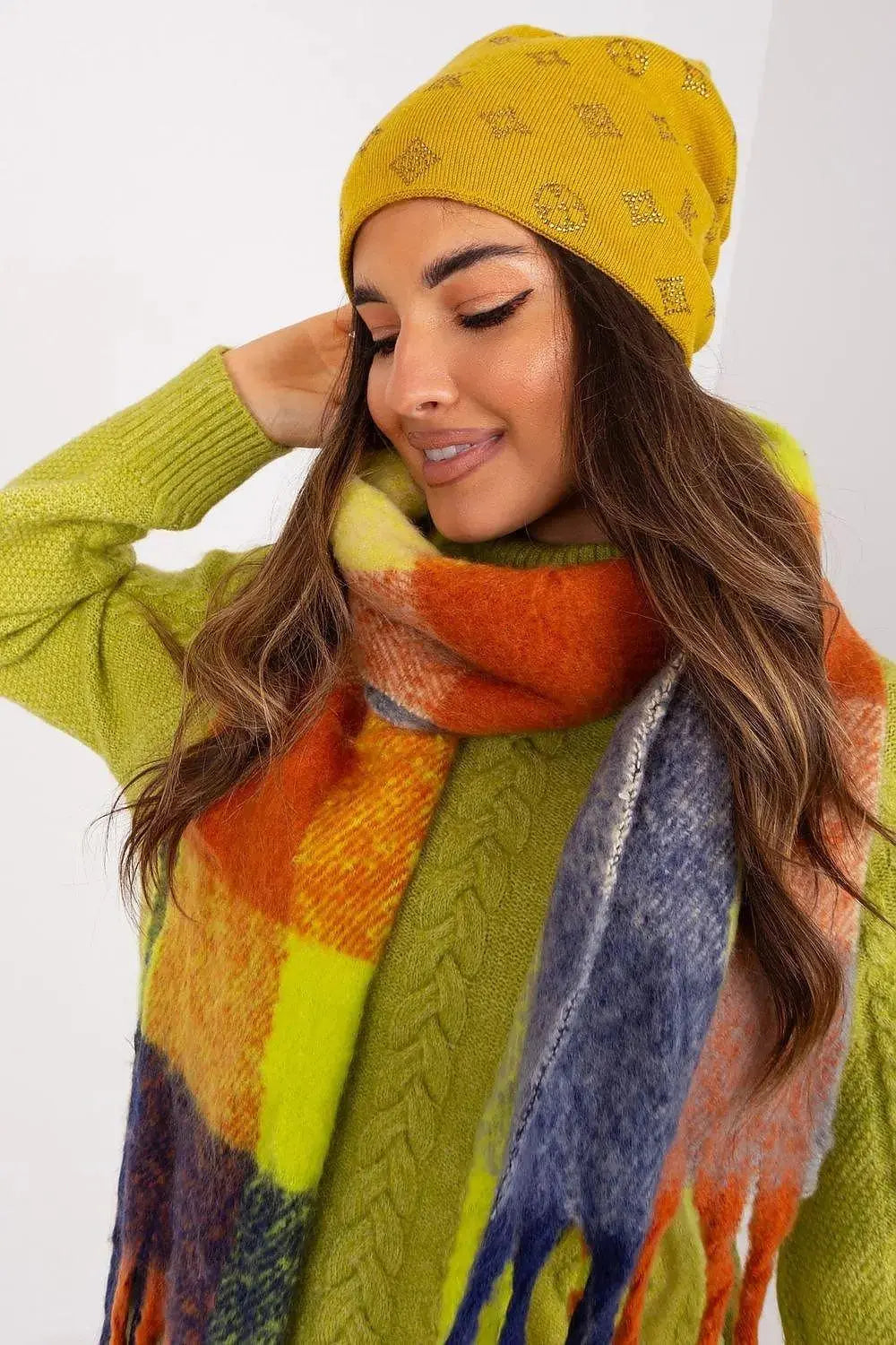 Women's Winter Beanie – Warm Cashmere Blend with Rhinestone Detail