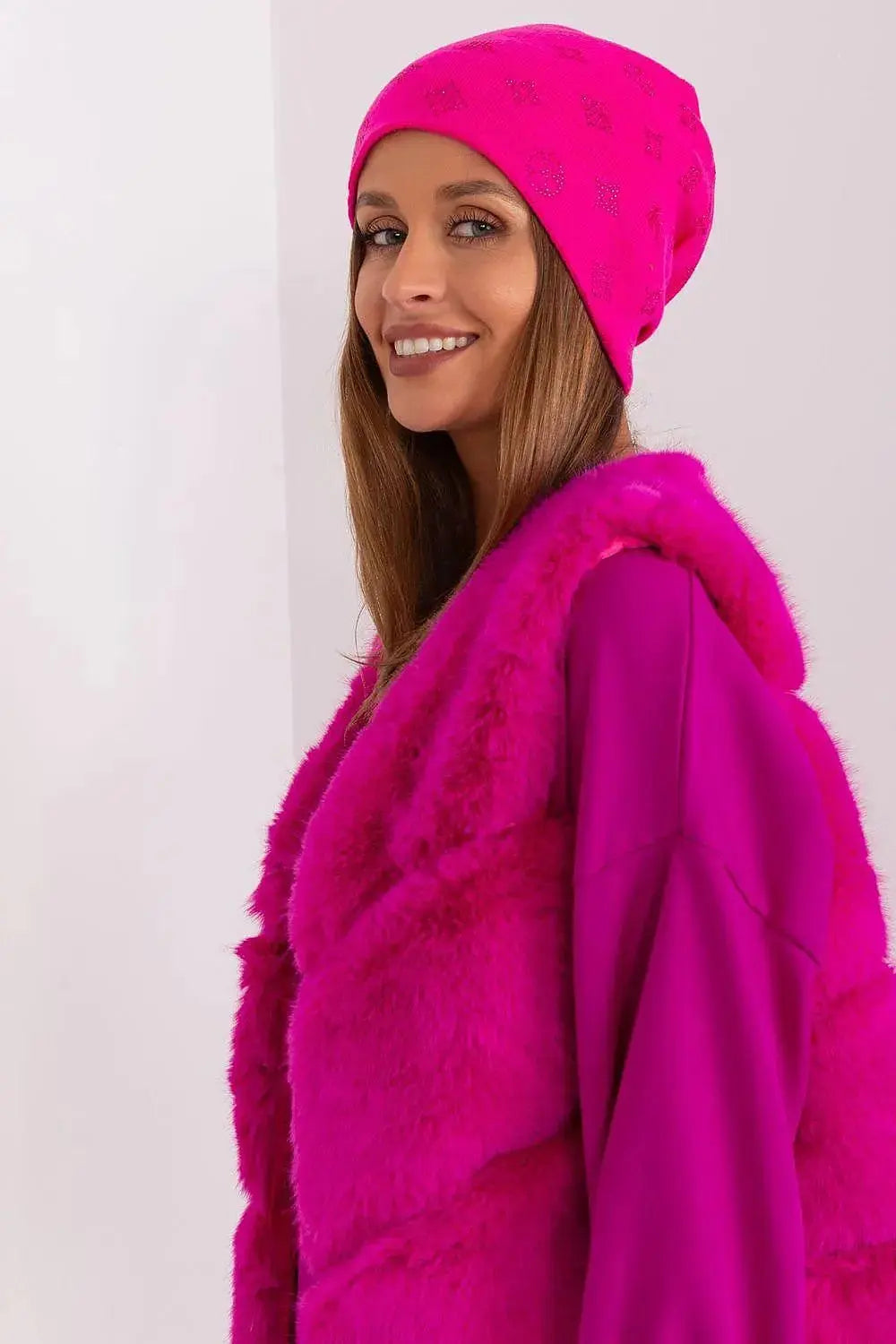 Women's Winter Beanie – Warm Cashmere Blend with Rhinestone Detail