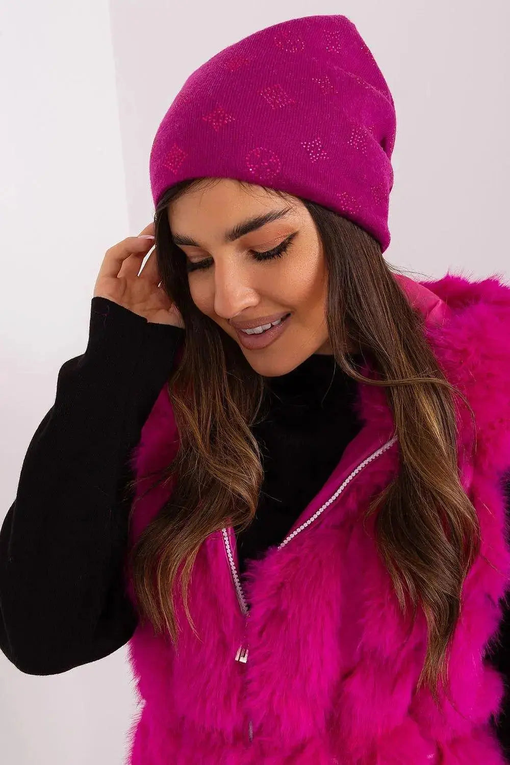 Women's Winter Beanie – Warm Cashmere Blend with Rhinestone Detail