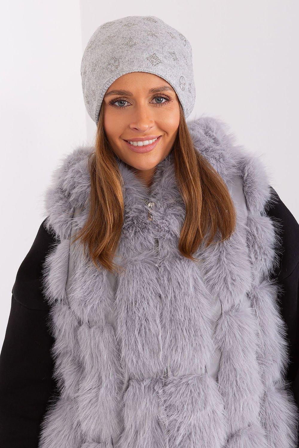 Women's Winter Beanie – Warm Cashmere Blend with Rhinestone Detail