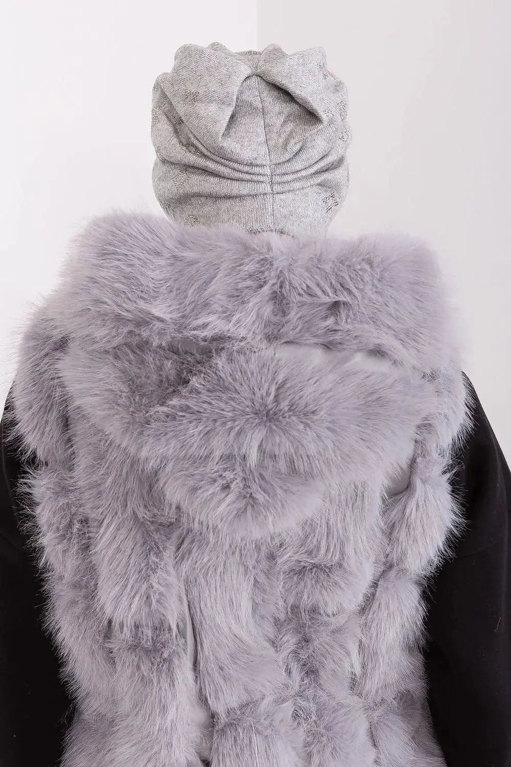 Women's Winter Beanie – Warm Cashmere Blend with Rhinestone Detail