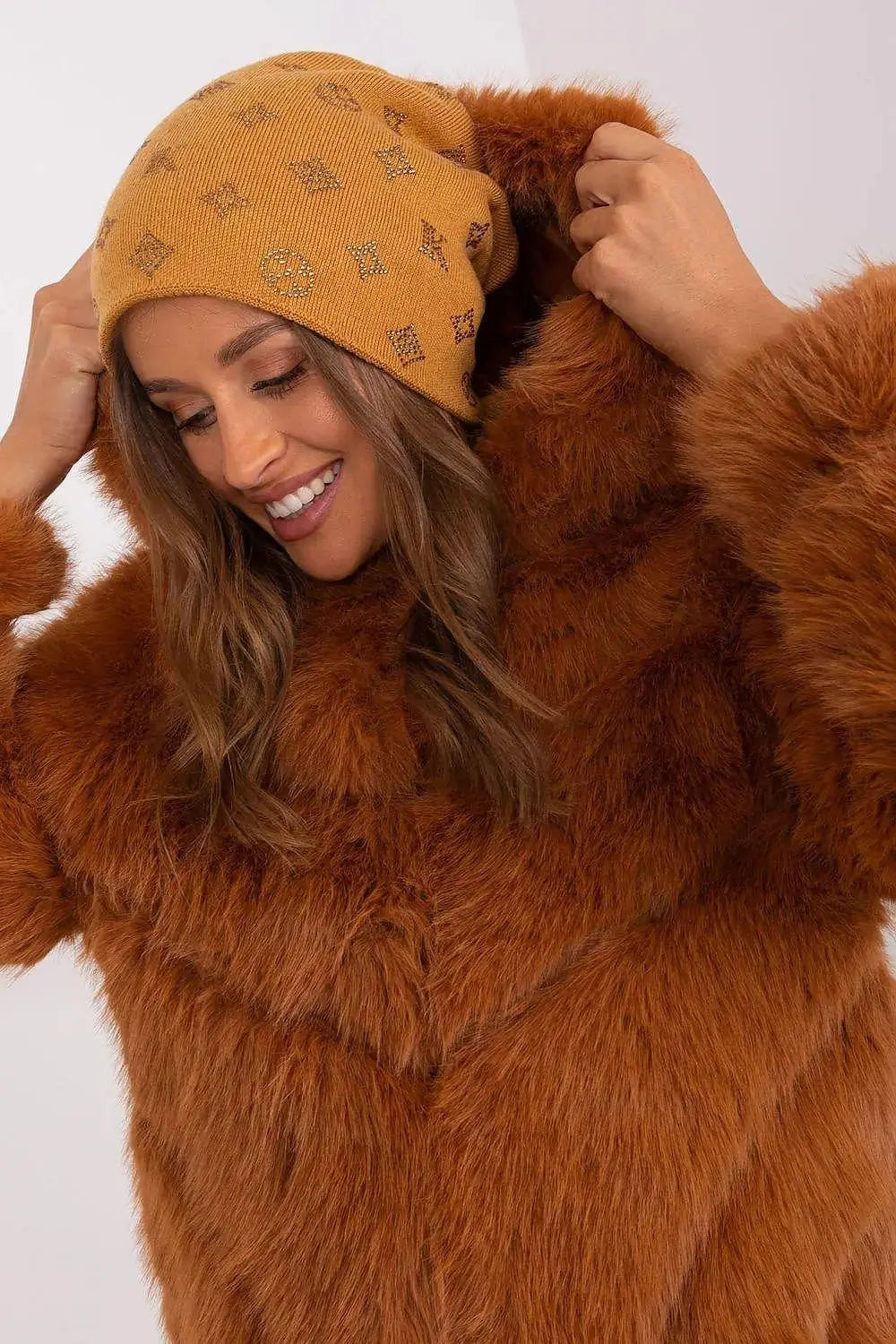 Women's Winter Beanie – Warm Cashmere Blend with Rhinestone Detail