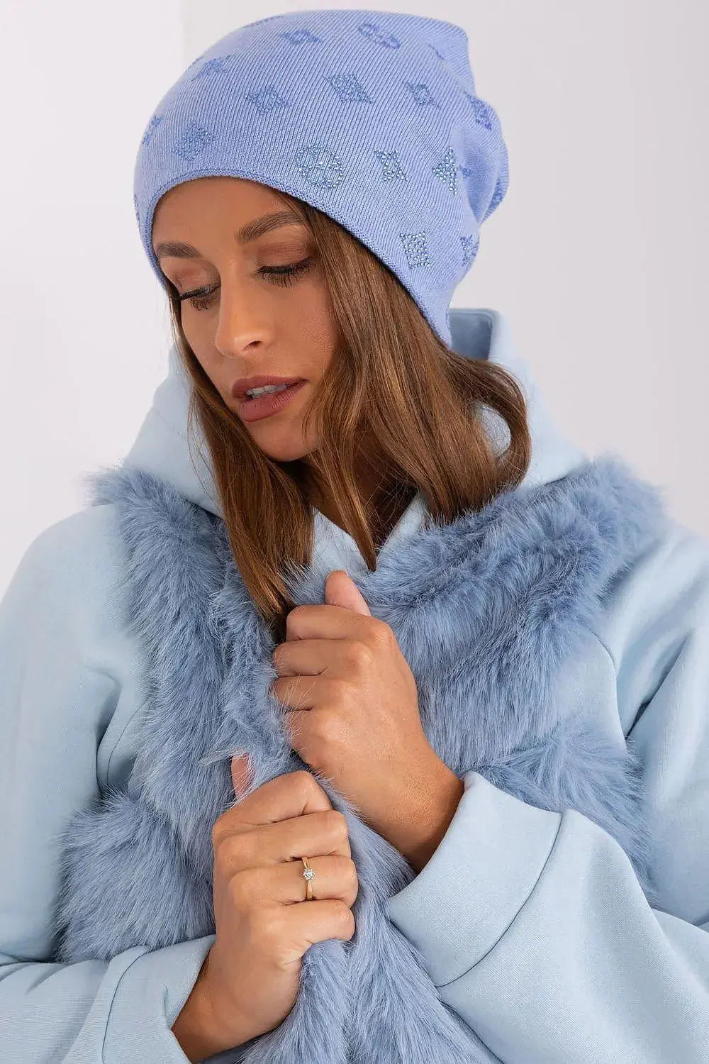 Women's Winter Beanie – Warm Cashmere Blend with Rhinestone Detail
