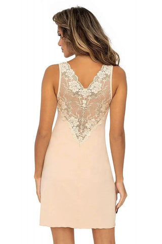Donna smooth, flowing viscose nightgown