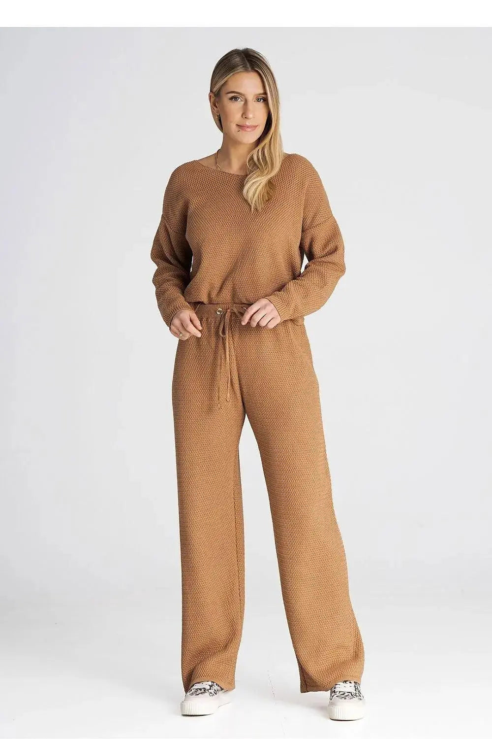 Figl long sleeves blouse and loose pants
