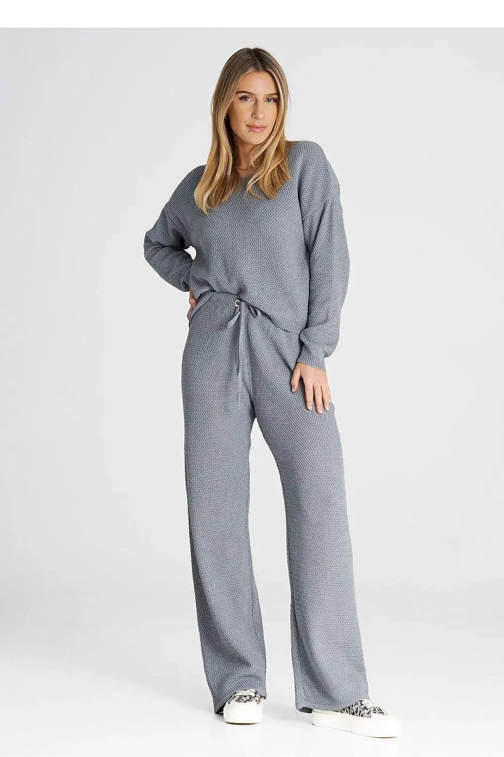 Figl long sleeves blouse and loose pants