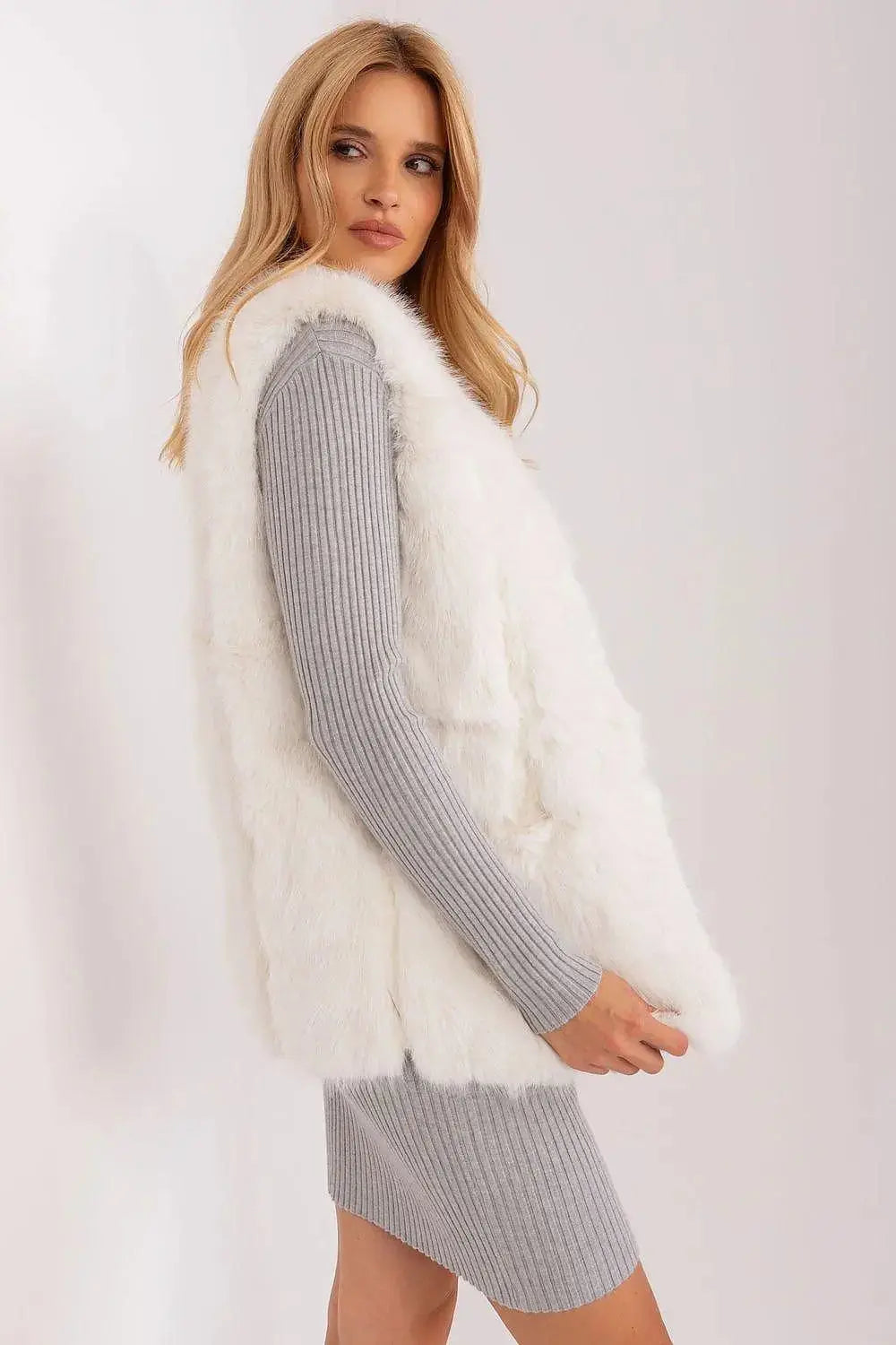 Gilet model AT fur vest