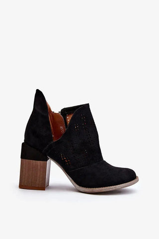 Step in style Women's boots made of eco-suede