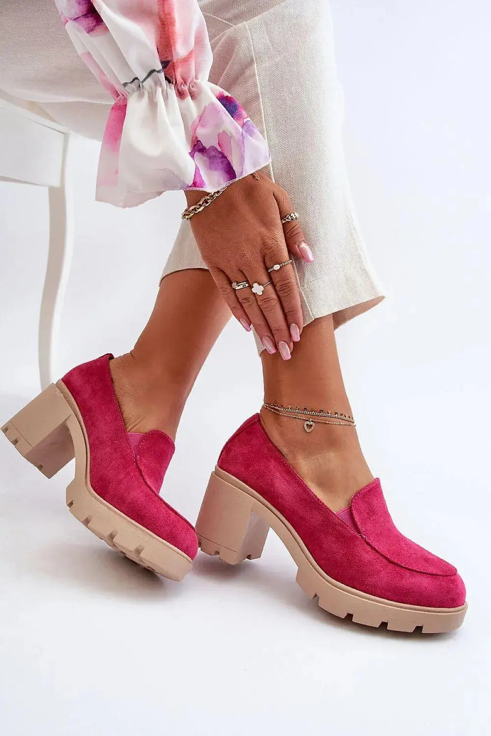 Step in style Heeled low shoes