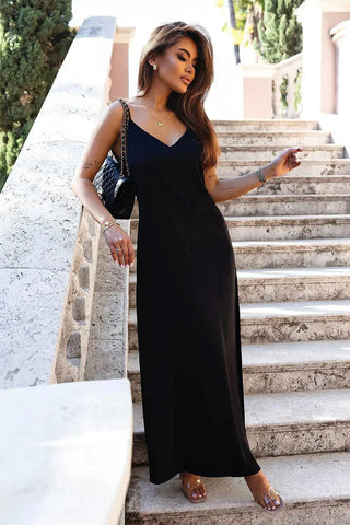 IVON heavenly, long lingerie-style dress made of high-quality flowing satin fabric without lining.