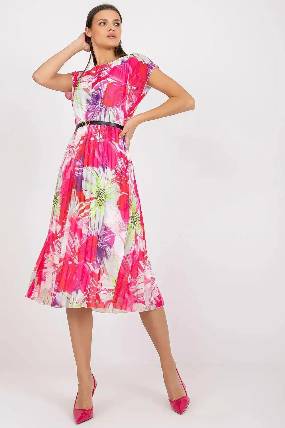 Italy Moda summer dress with short sleeves, round neckline, flared bottom