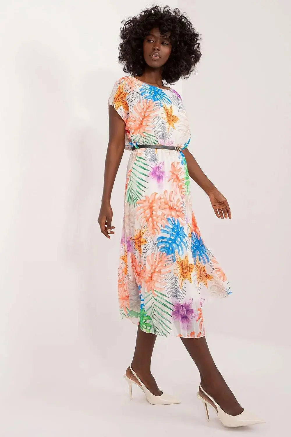 Italy Moda summer dress with short sleeves, round neckline, flared bottom