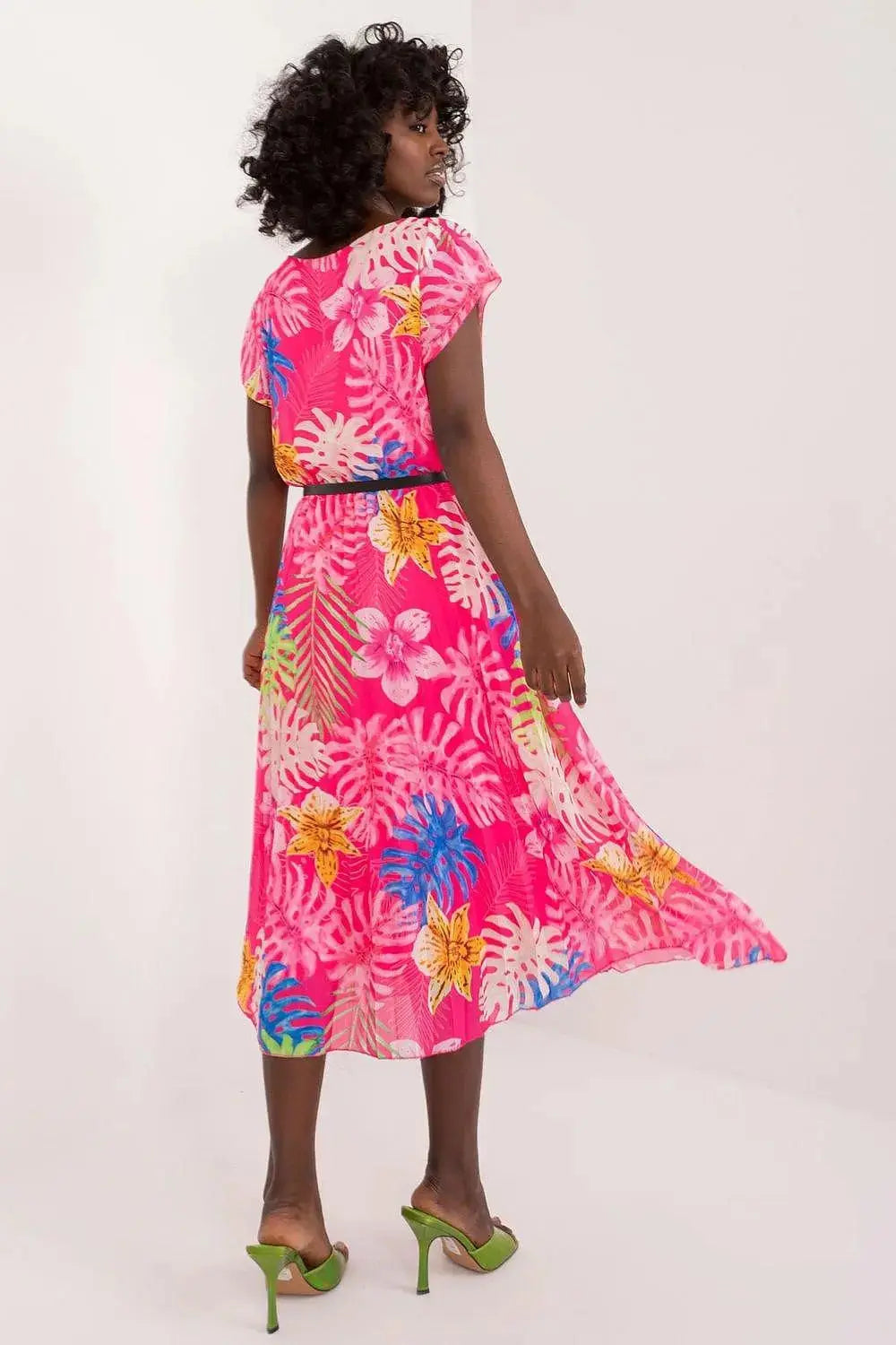 Italy Moda summer dress with short sleeves, round neckline, flared bottom
