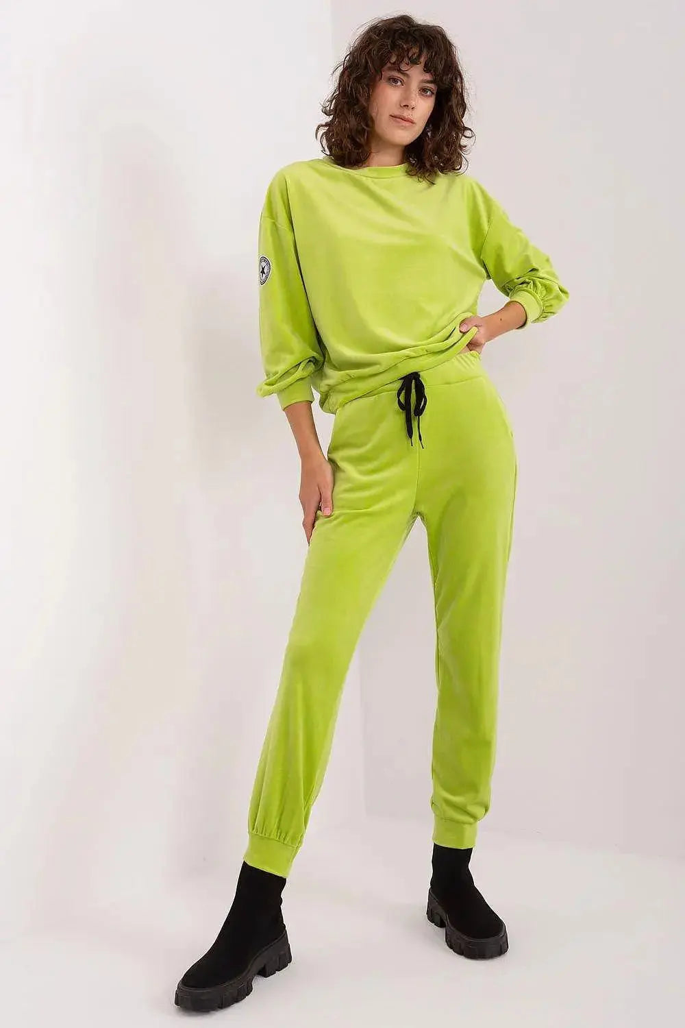 Italy Moda velour knit elegant and feminine sweatshirt