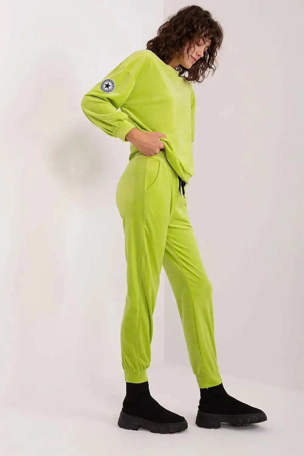 Italy Moda velour knit elegant and feminine sweatshirt