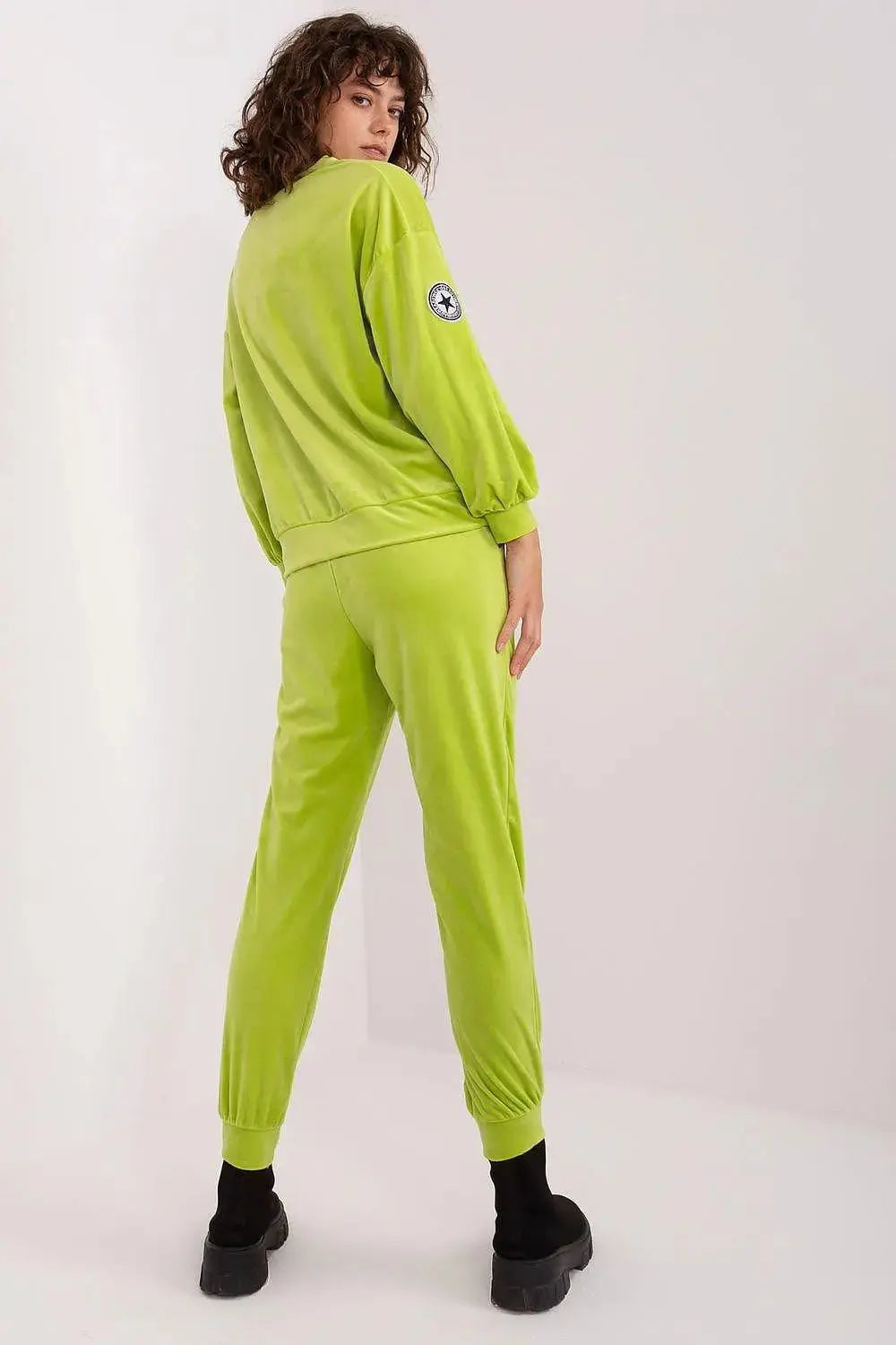 Italy Moda velour knit elegant and feminine sweatshirt