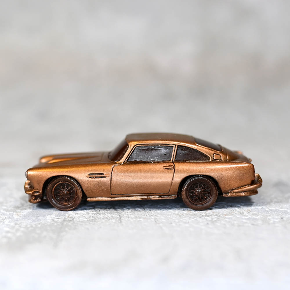 Aston Martin DB4