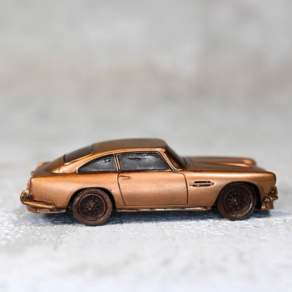 Aston Martin DB4