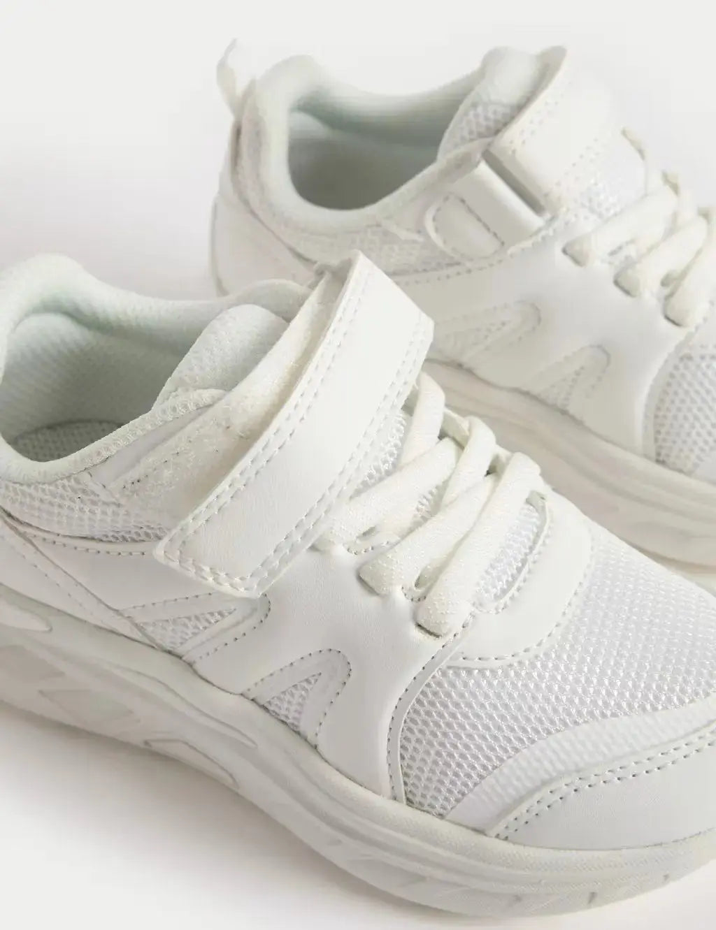 Kids' Freshfeet™ Riptape Trainers (4 Small - 1½ Large)