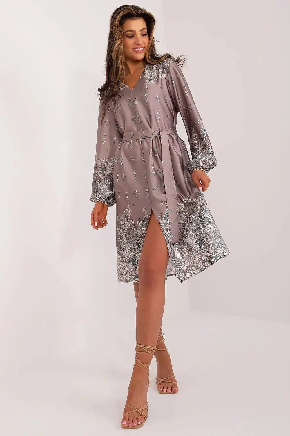 Lakerta cocktail dress with an elegant expression, ideal for many occasions