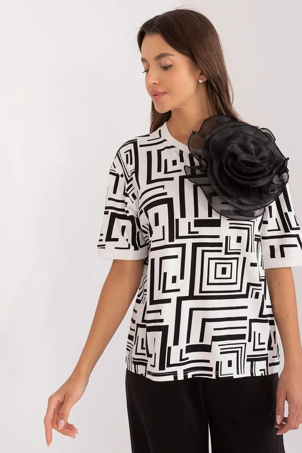 Lakerta elegant everyday blouse