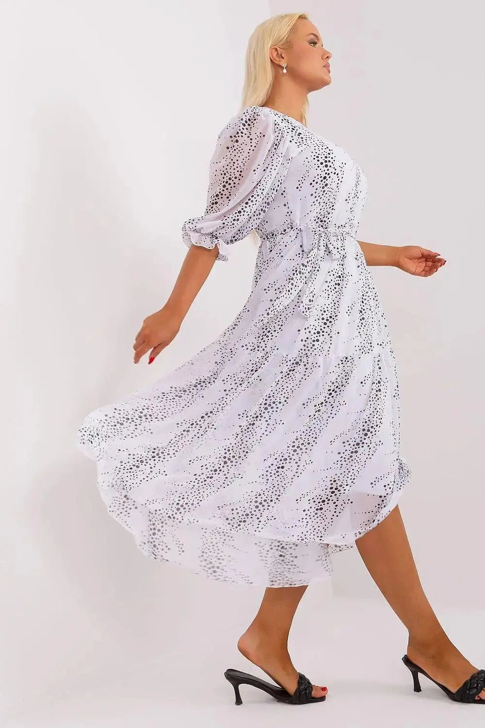 Lakerta round neckline plus size dress