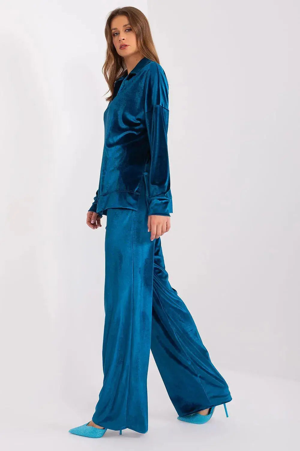 Lakerta stylish velour long-sleeve blouse with pants