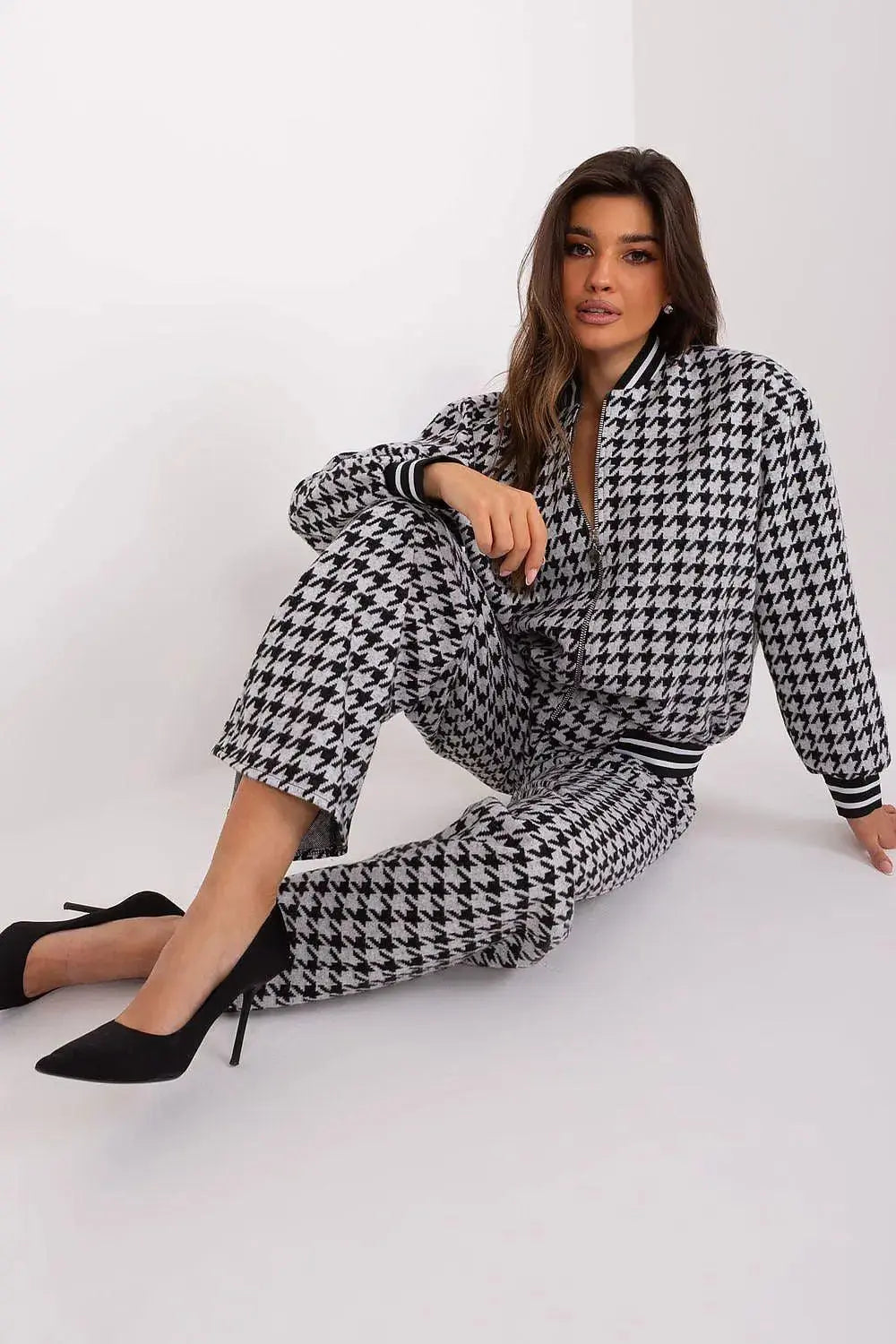 Lakerta zippered sweatshirt with pants