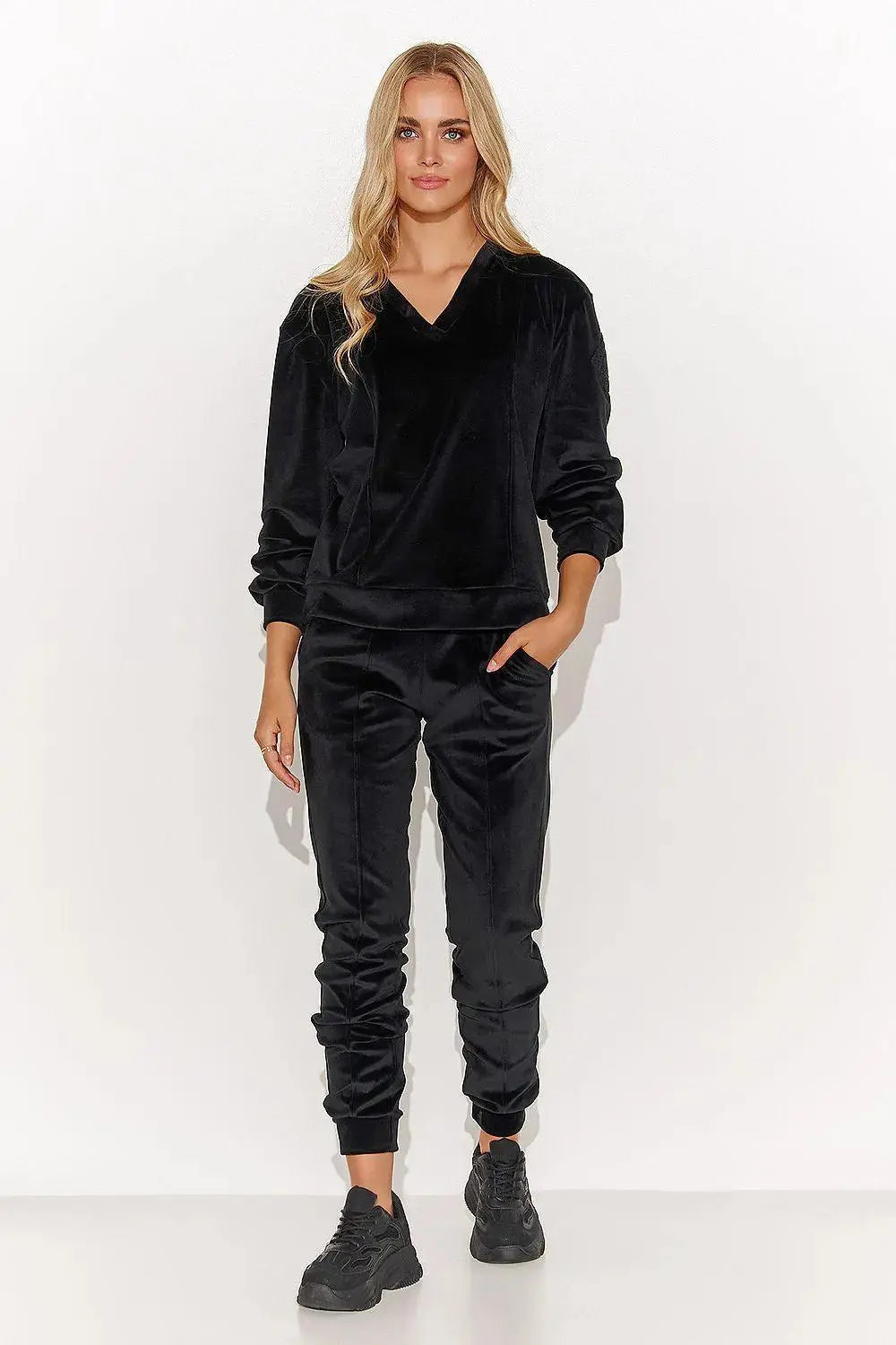 Makadamia elegant and feminine velour knit tracksuit