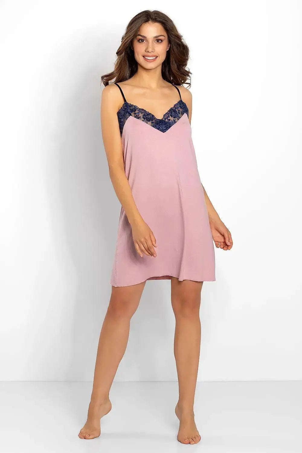 Momenti Per Me contrasting color loose comfortable cut nightgown