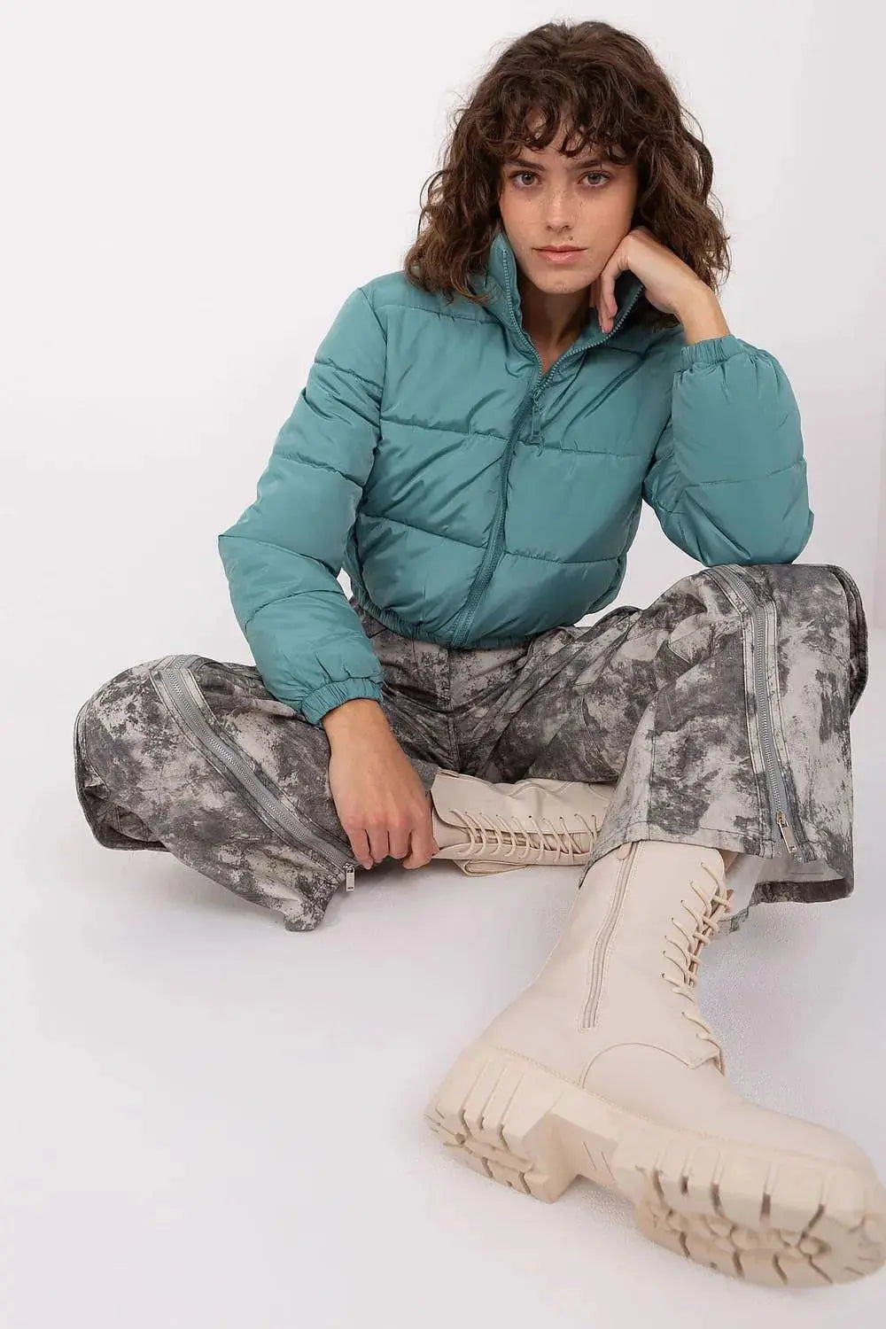 NM long sleeves short zippered quilted jacket