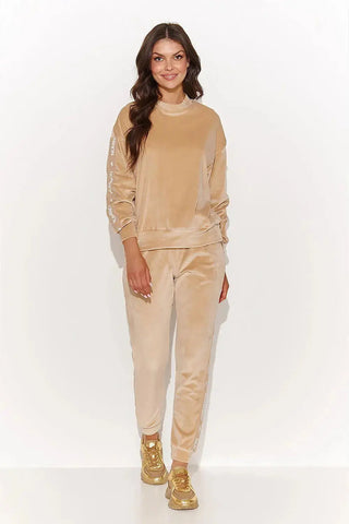 Numinou comfort and elegance long-sleeved sweatshirt
