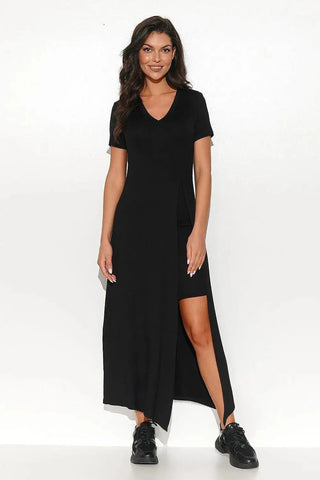 Numinou short sleeve and a heart neckline dress