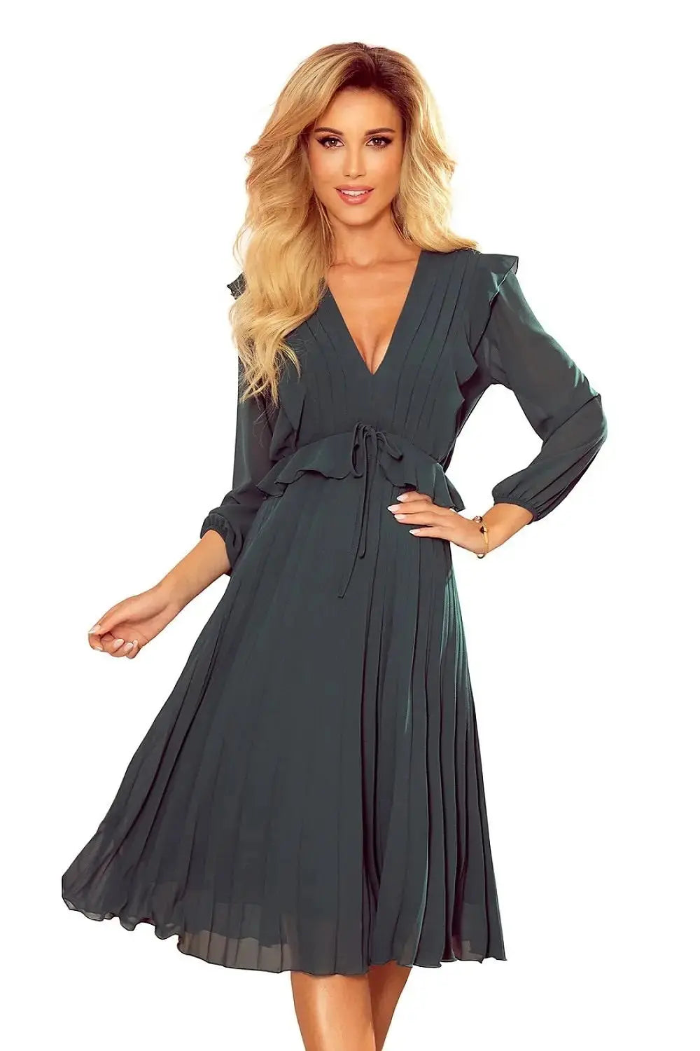Numoco chiffon dress with pleats and ruffles