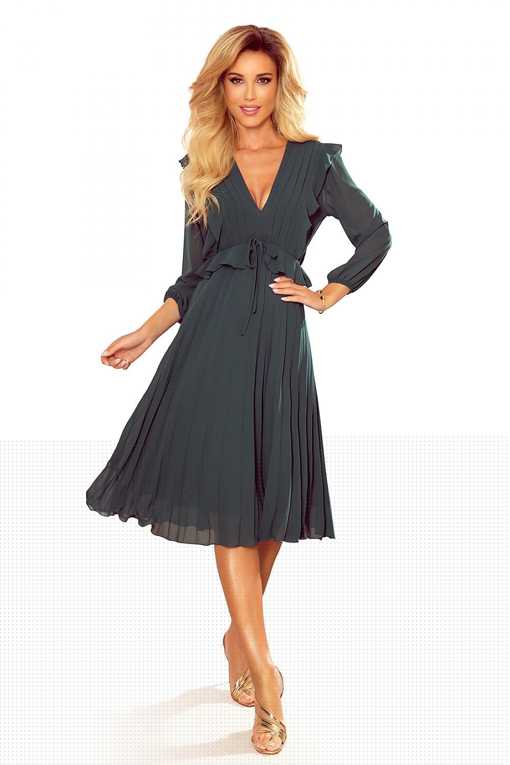 Numoco chiffon dress with pleats and ruffles