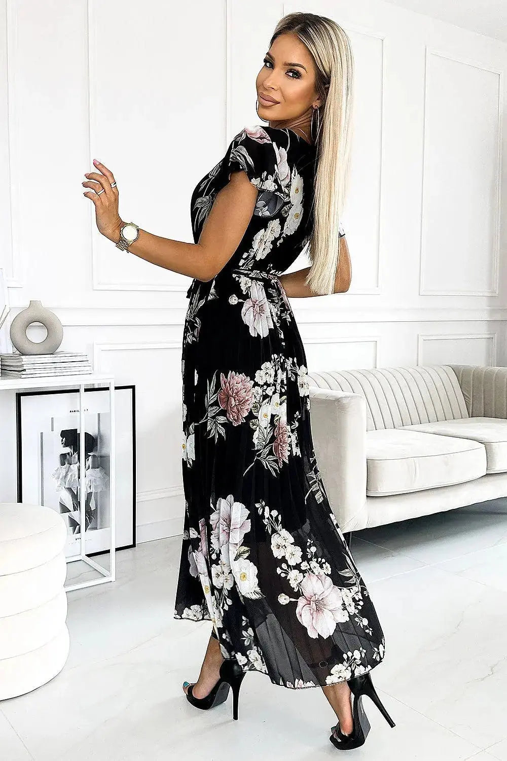Numoco chiffon pleated midi dress