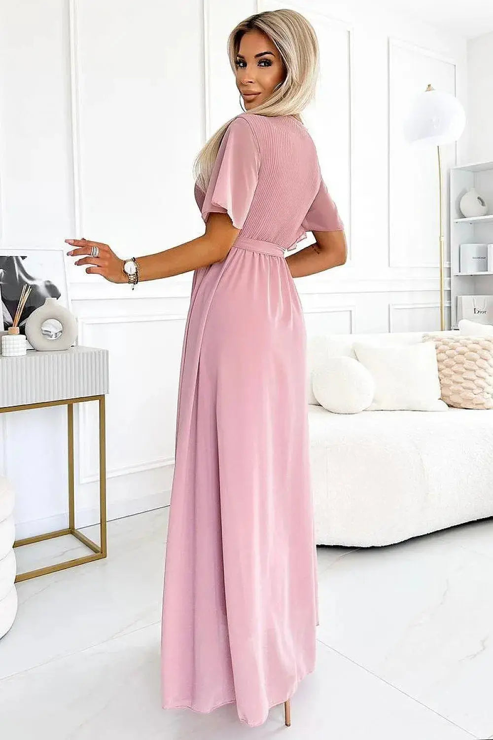 Numoco long chiffon cocktail dress with pleated neckline, tie and short sleeve