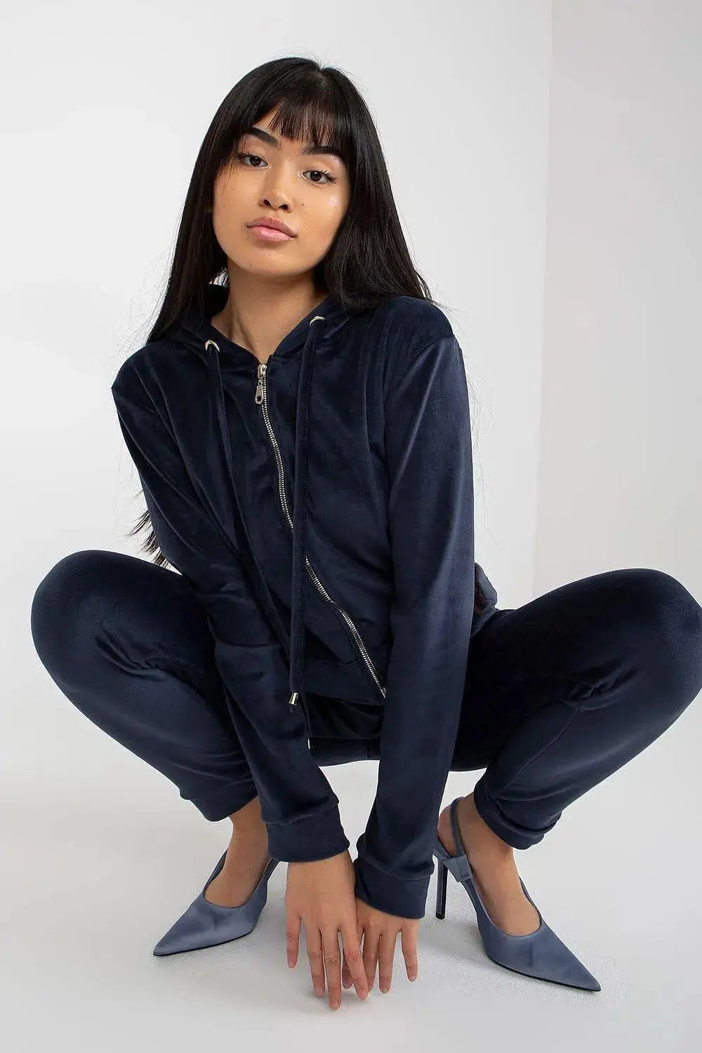 Relevance Velour set consisting of a sweatshirt and long pants