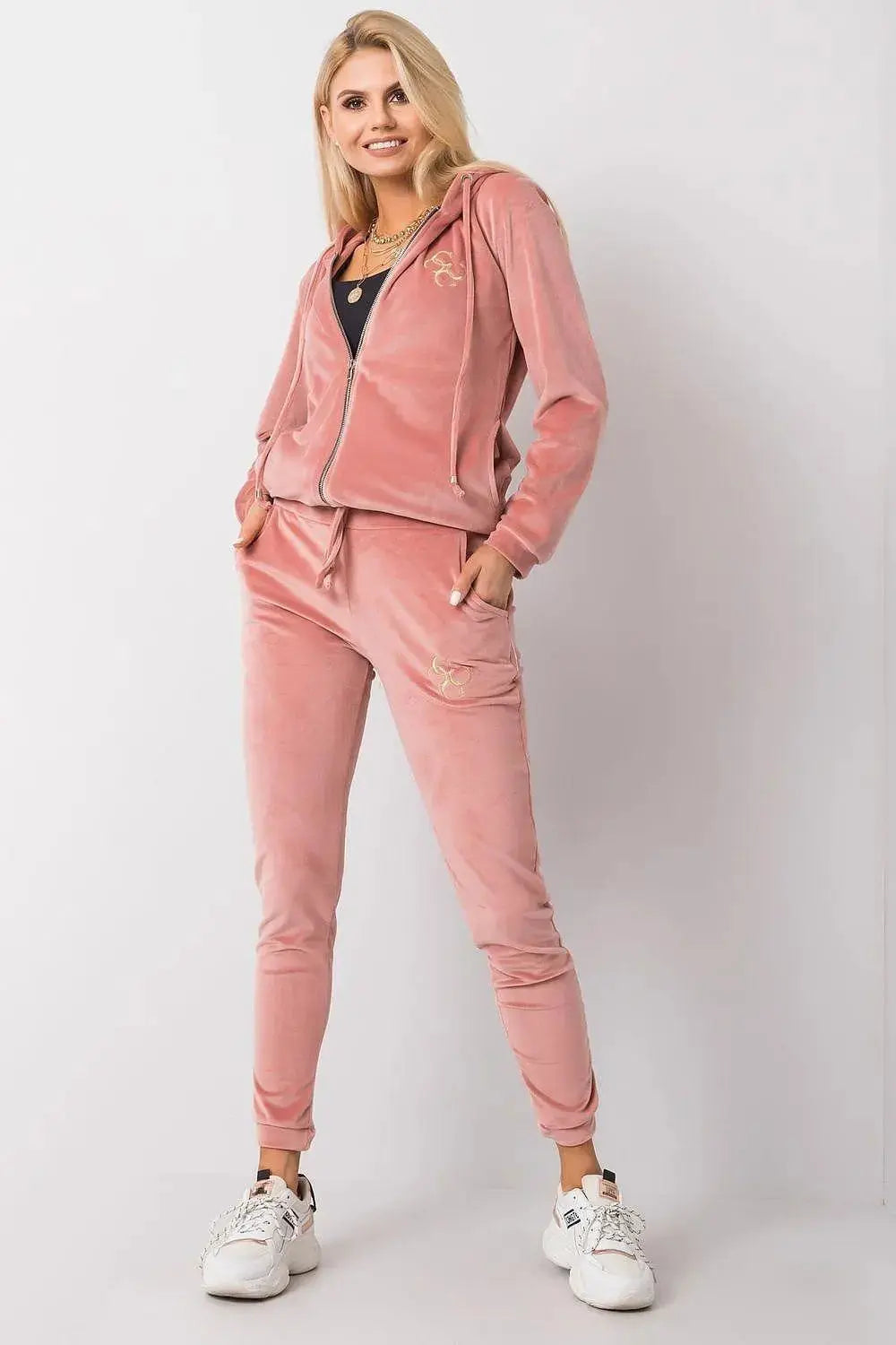 Relevance long sleeves sweatshirt with zipper, hood and slip pockets
