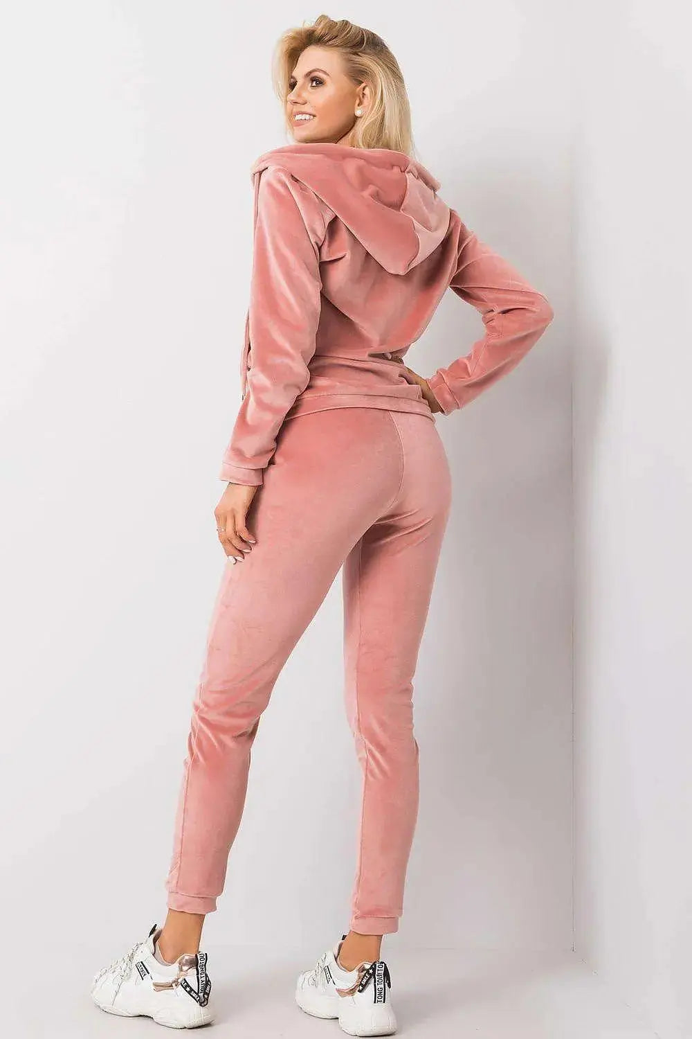 Relevance long sleeves sweatshirt with zipper, hood and slip pockets