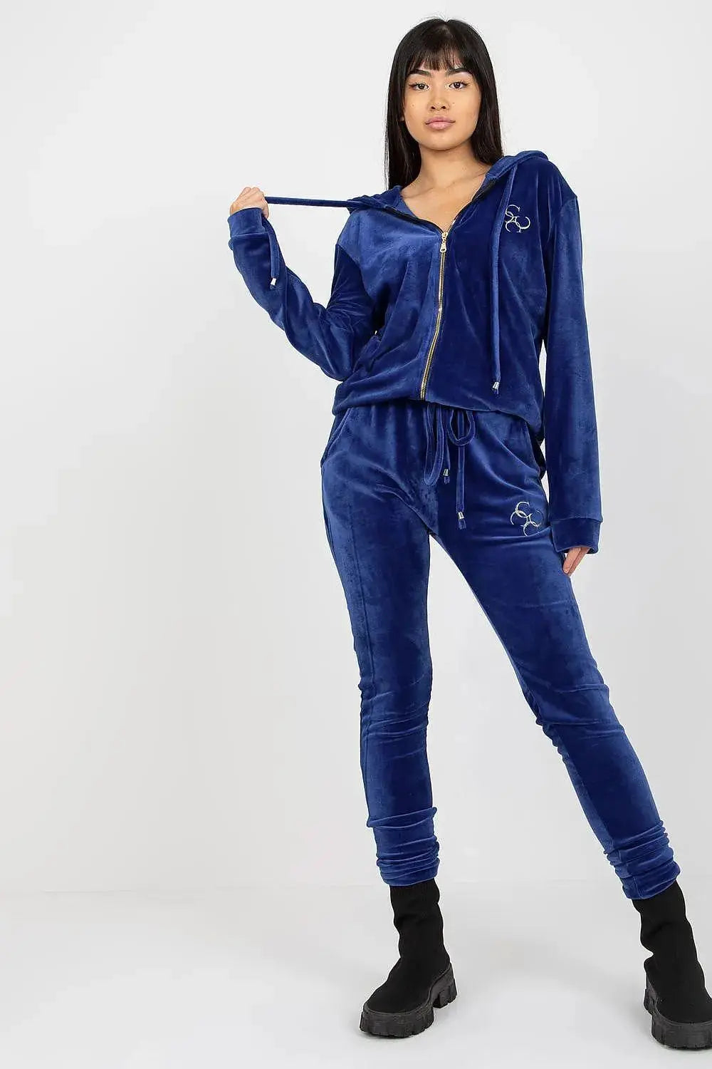 Relevance long sleeves sweatshirt with zipper, hood and slip pockets