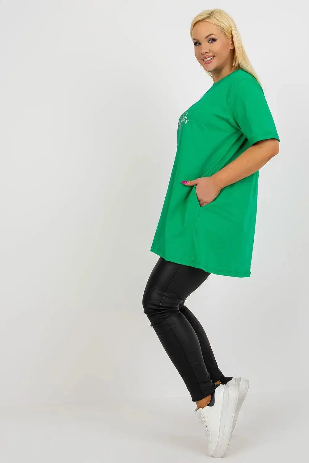 Relevance short sleeves and round neckline blouse