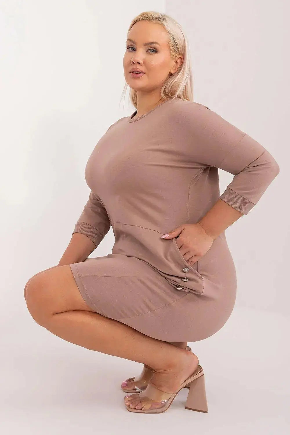 Relevance smooth, solid material feminine dress