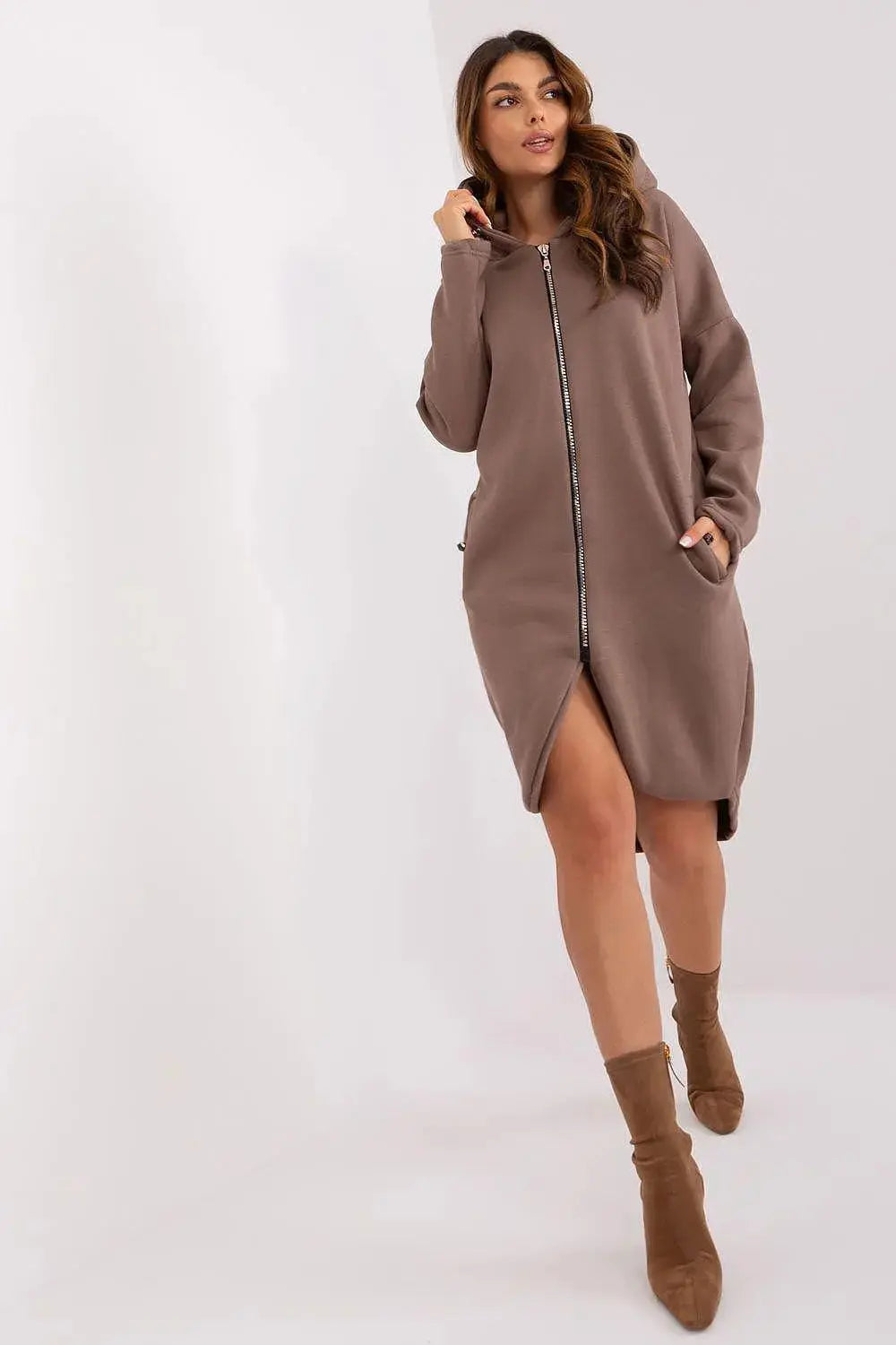 Relevance sporty style extended sweatshirt