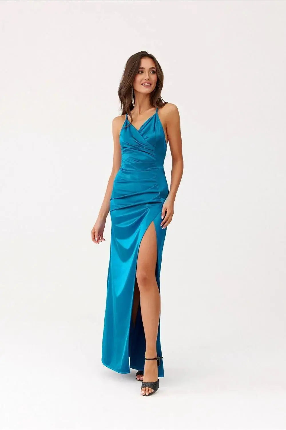 Roco Fashion Lamelia maxi dress with an open back is made of delicate and soft-touch fabric